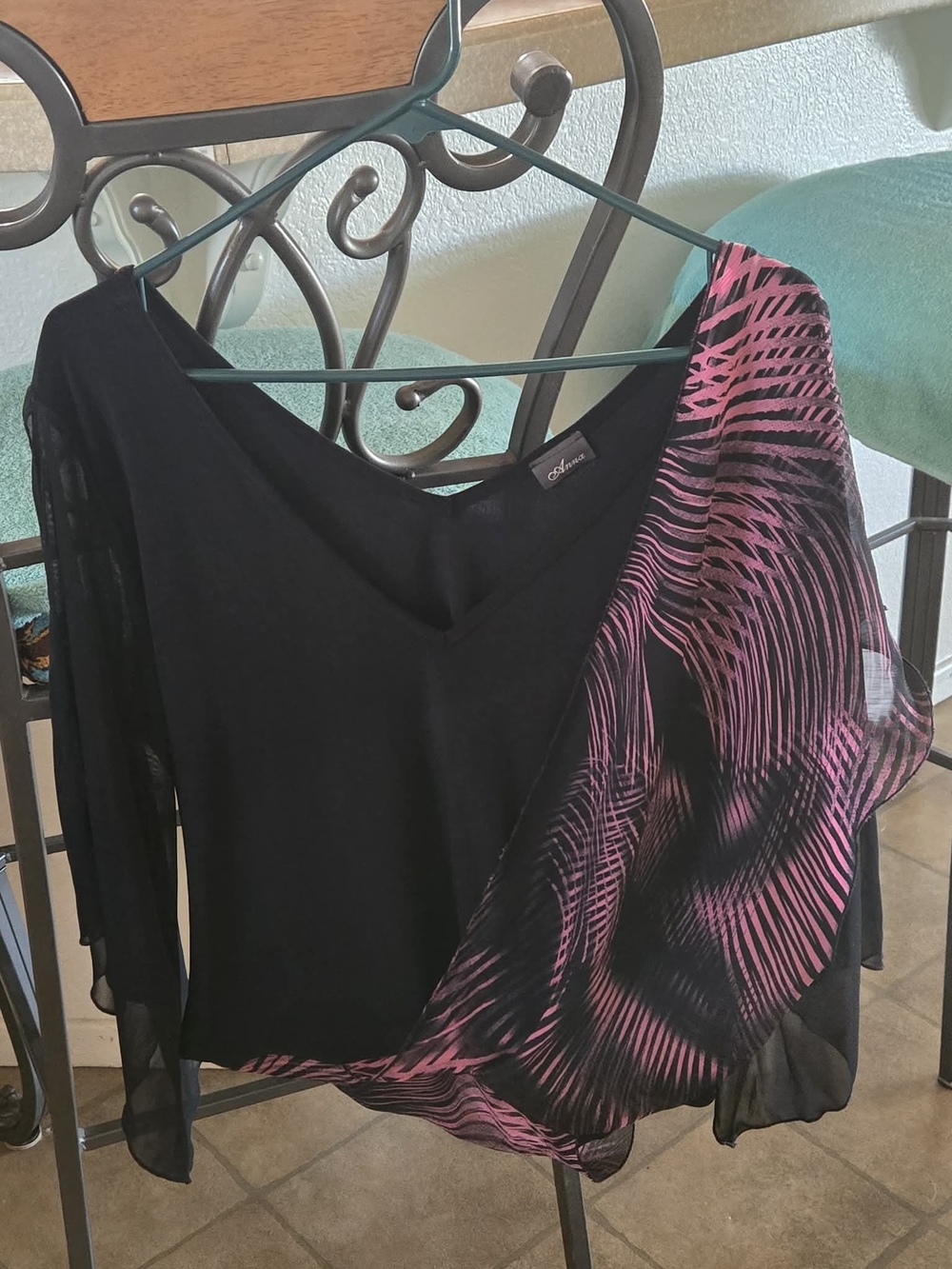 Anna Black Top with Pink Wave-Print Chiffon Sleeve
